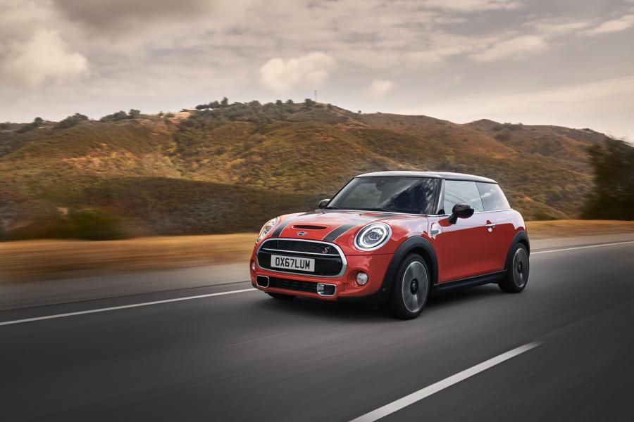  Mini Cooper S (F56) 2018 года  (WW) (фото 29 из 196)